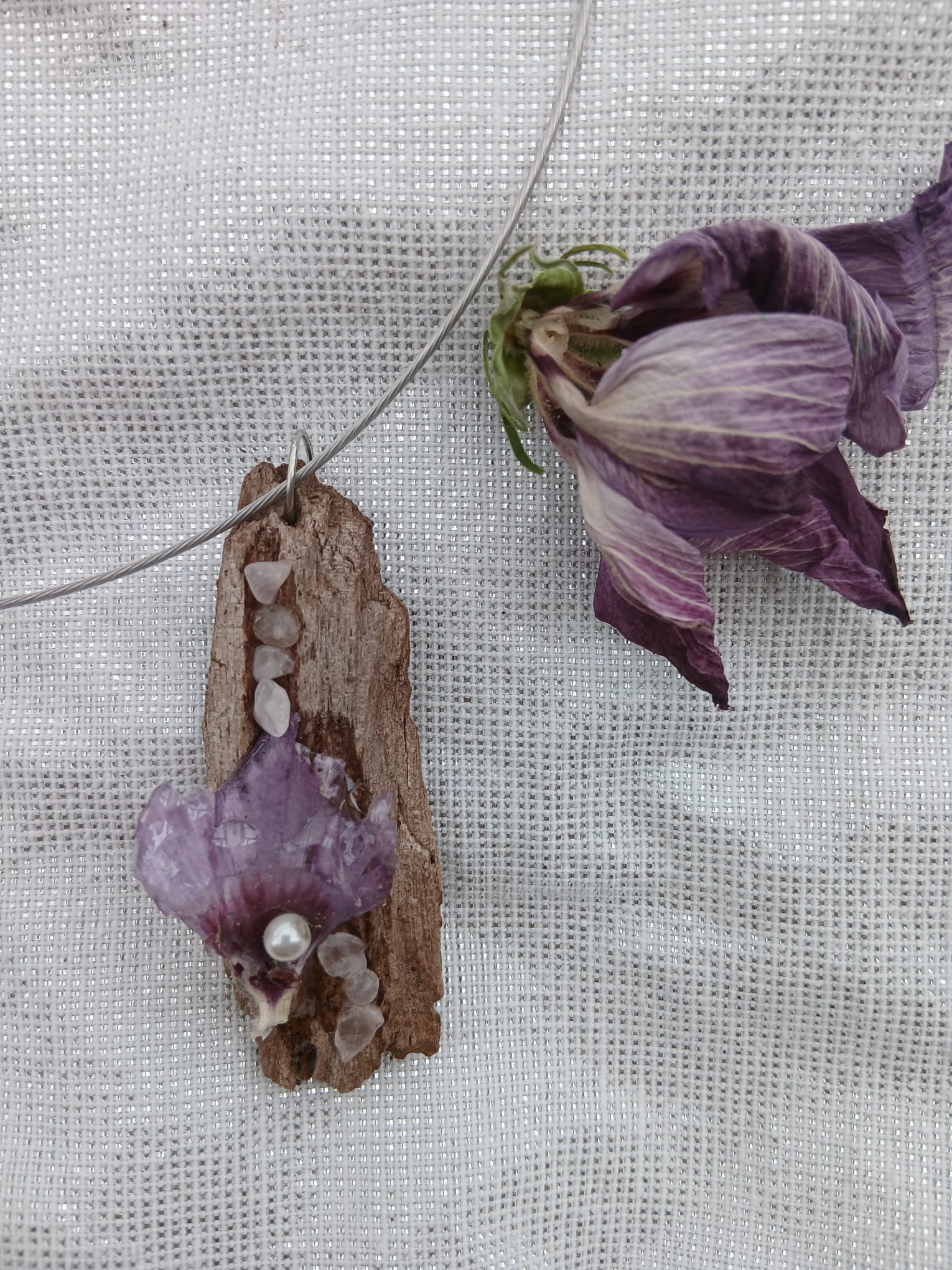 Pendentif -Hibiscus -Esprit de la forêt- — visuel 1