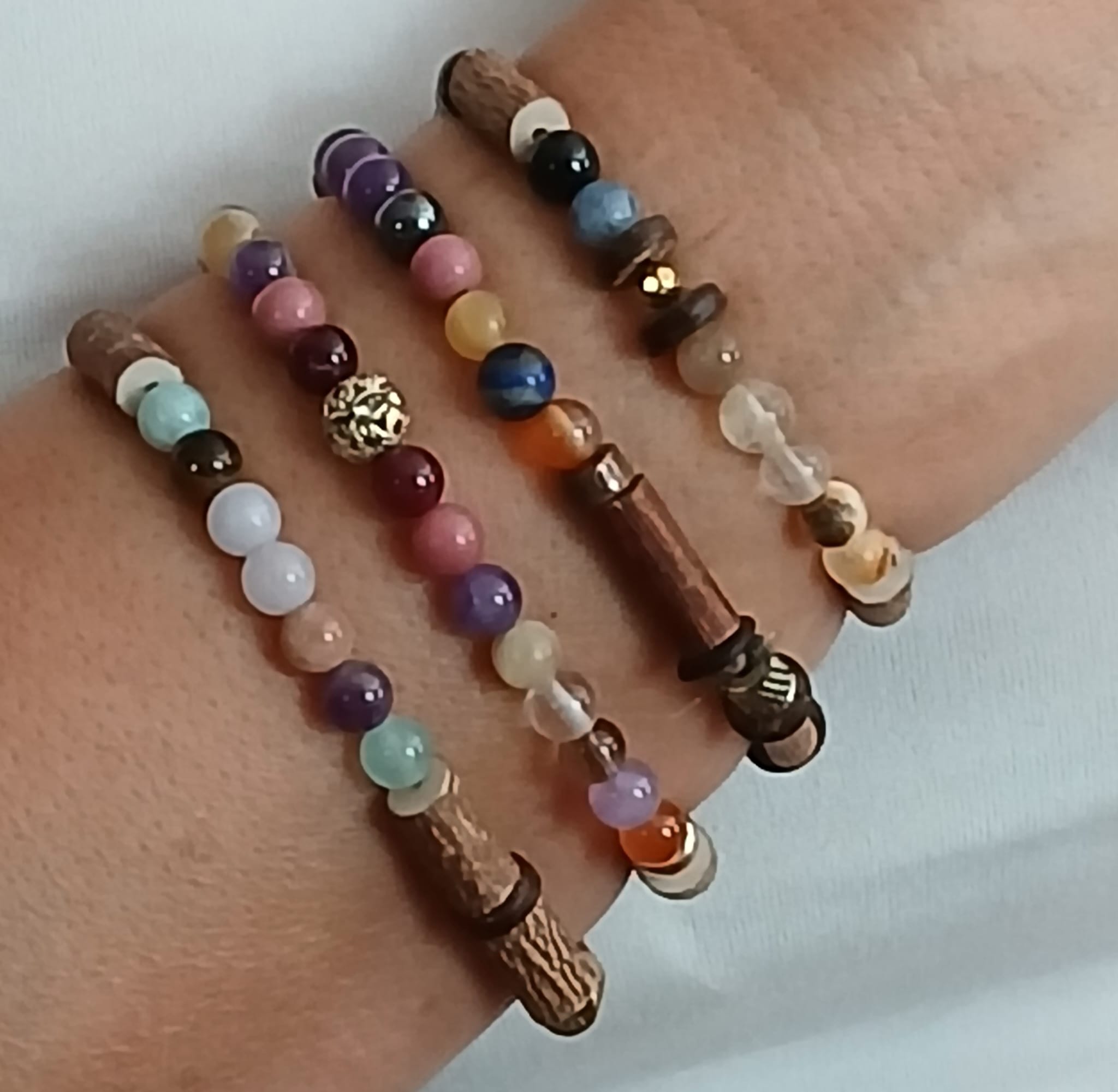Bracelet chemin de vie, perles naturelles et perles de noisetier — visuel 1