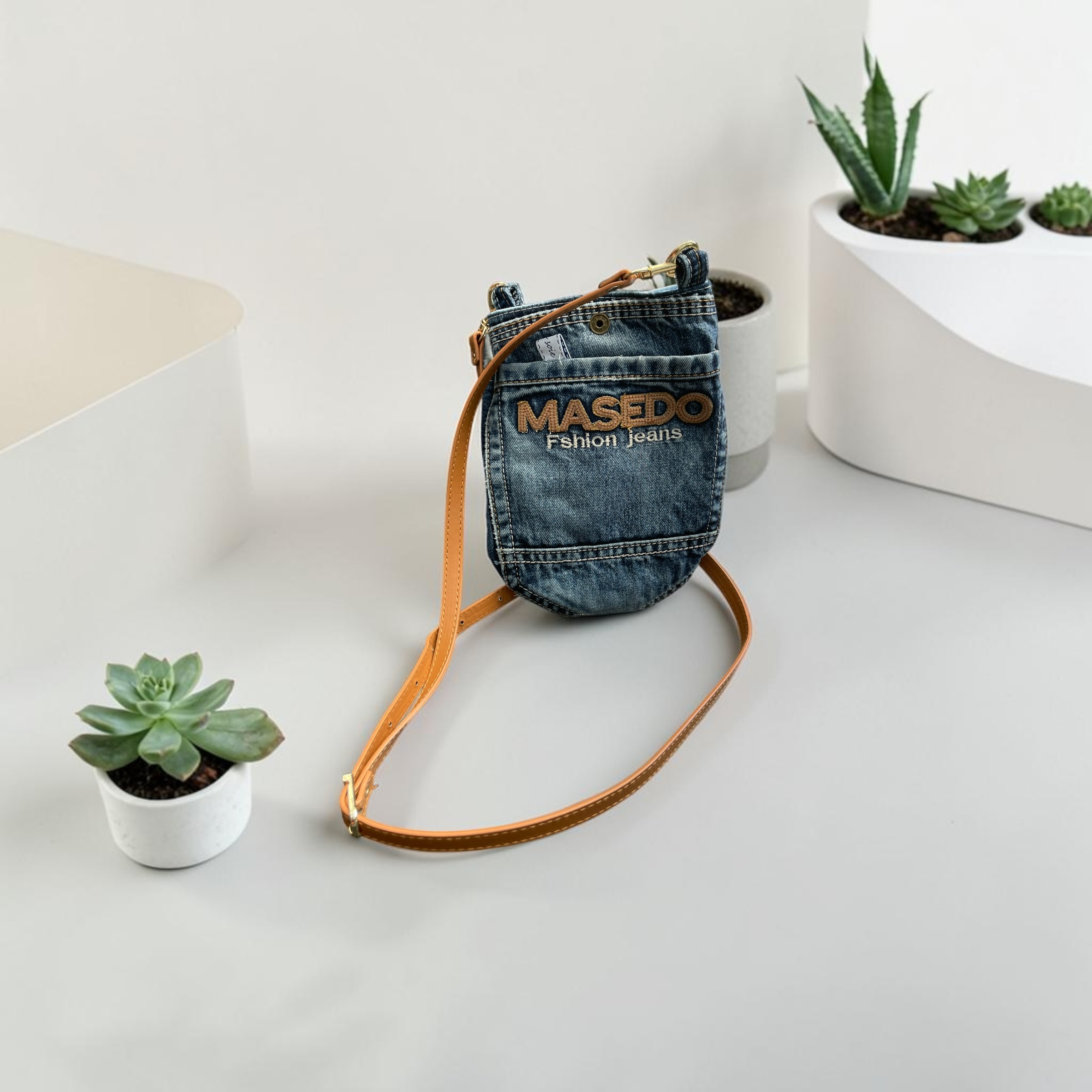 sac pochette bandoulière en jeans upcyclés 26 — visuel 2