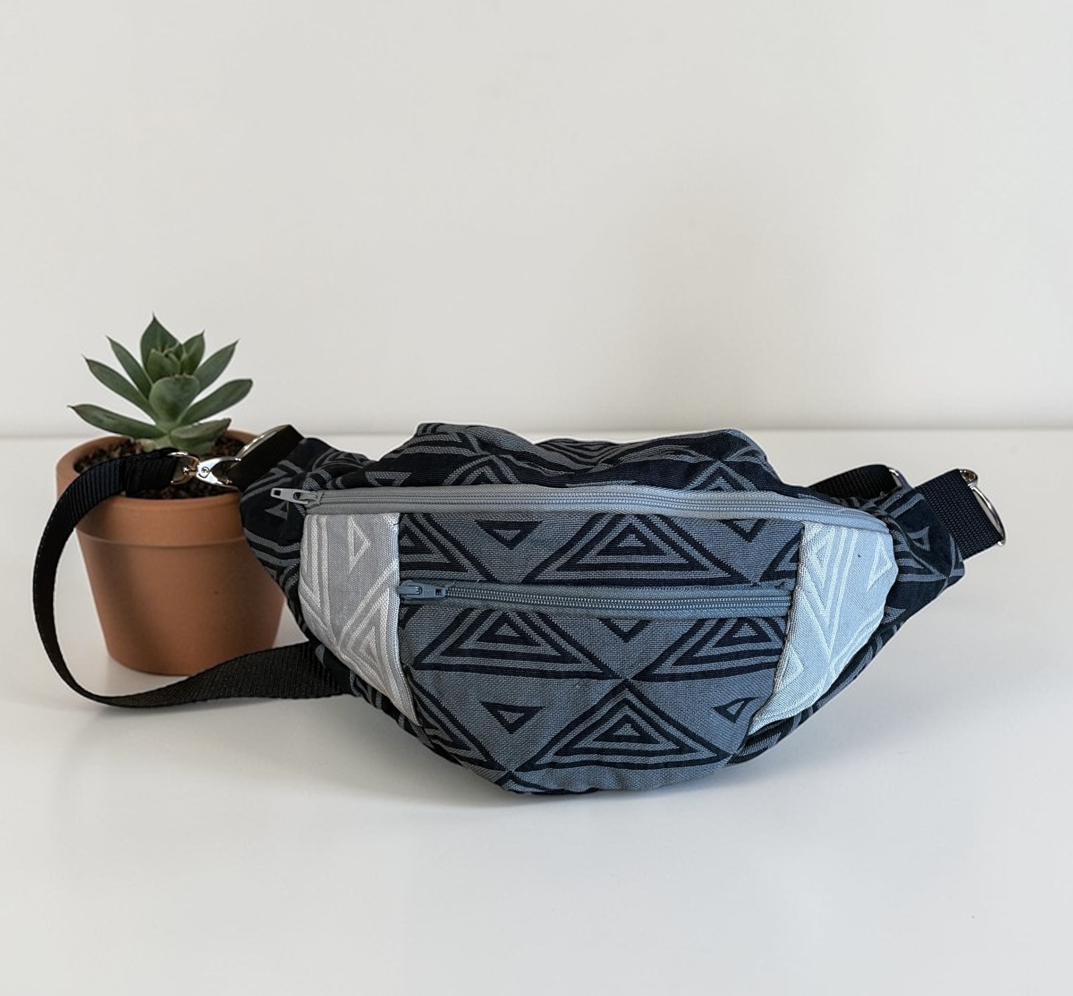 sac bannane noir et gris — visuel 2