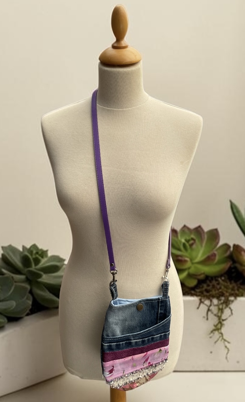 sac pochette bandoulière en jeans upcyclés 17 — visuel 3