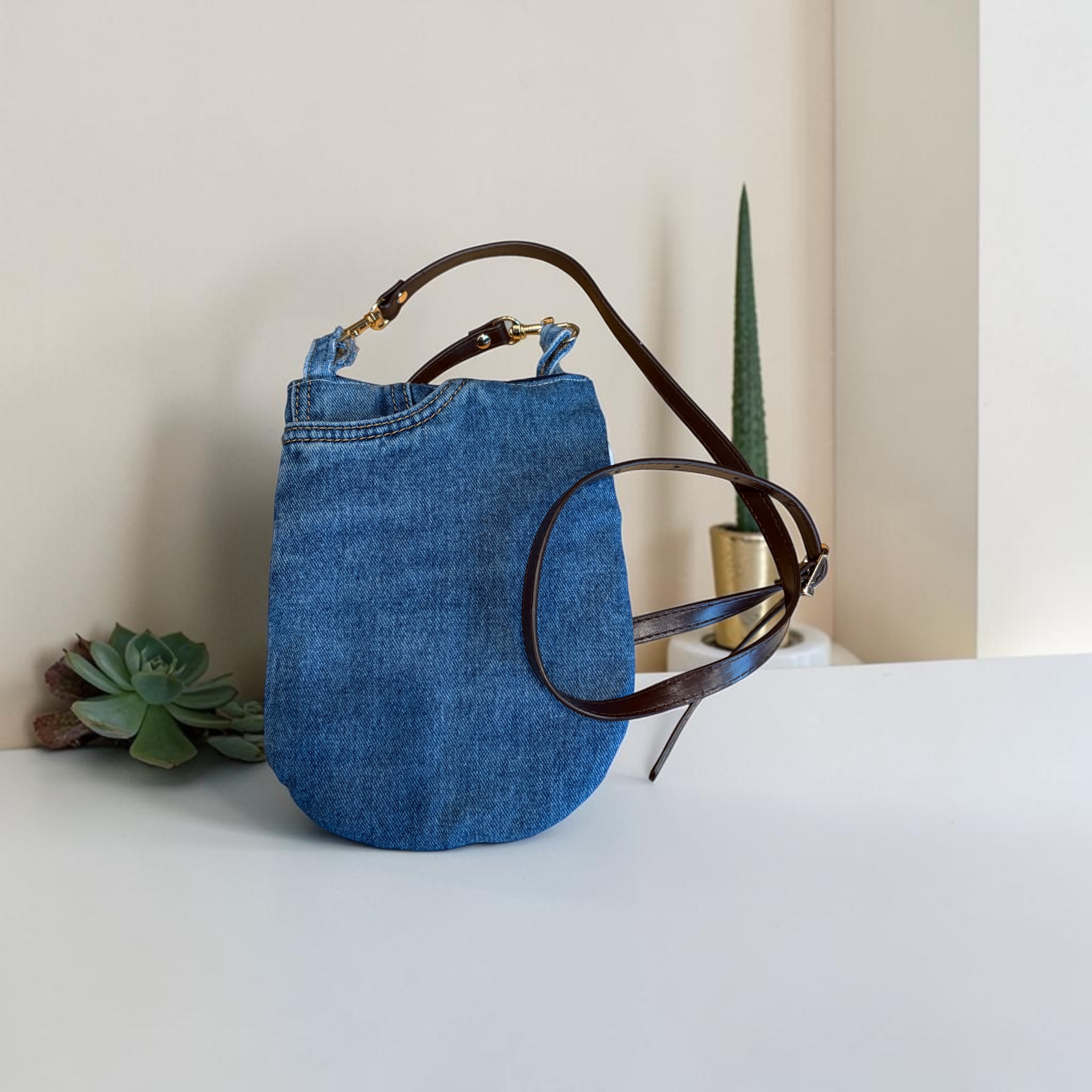 sac pochette bandoulière en jeans upcyclés 2 — visuel 3