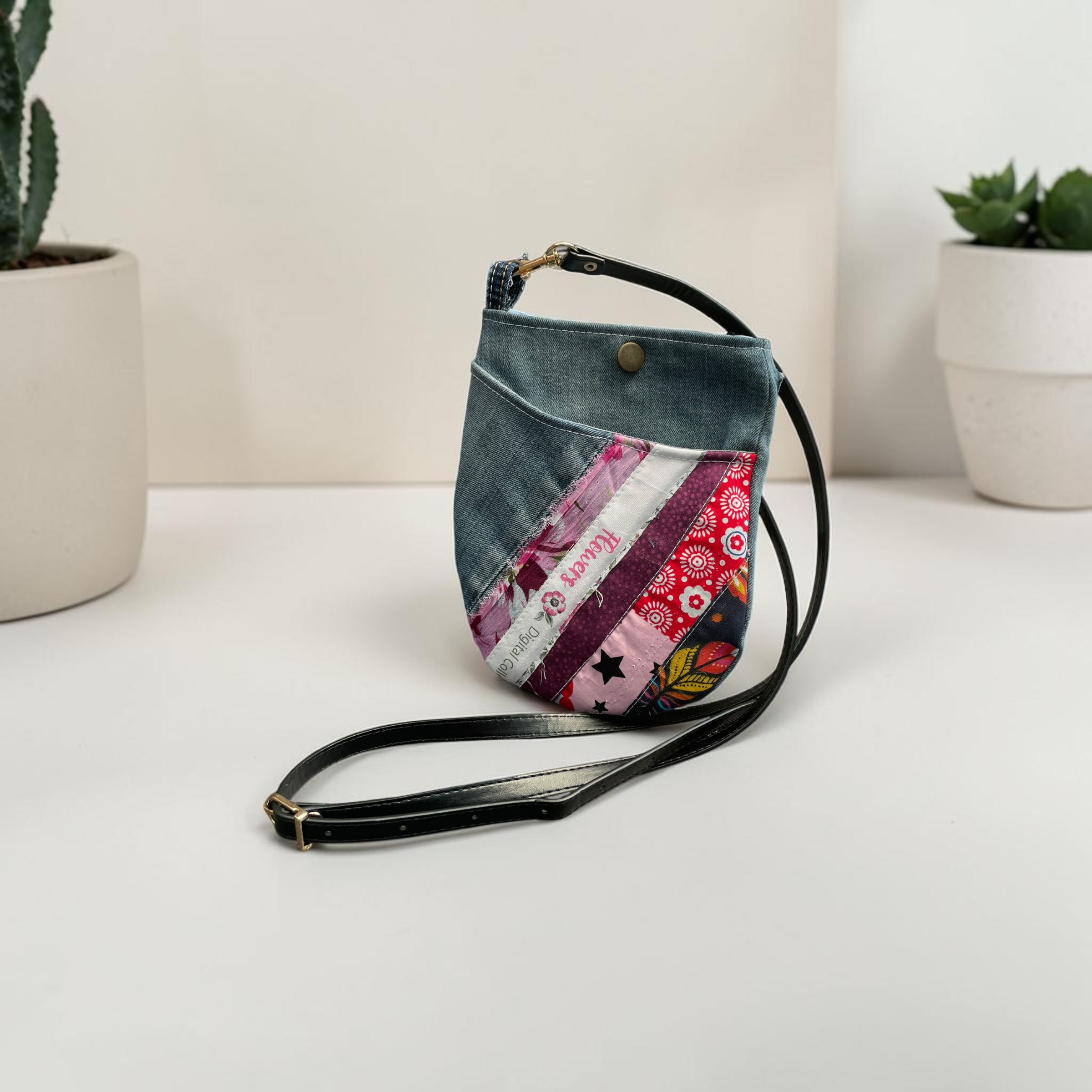 sac pochette bandoulière en jeans upcyclés 21 — visuel 1