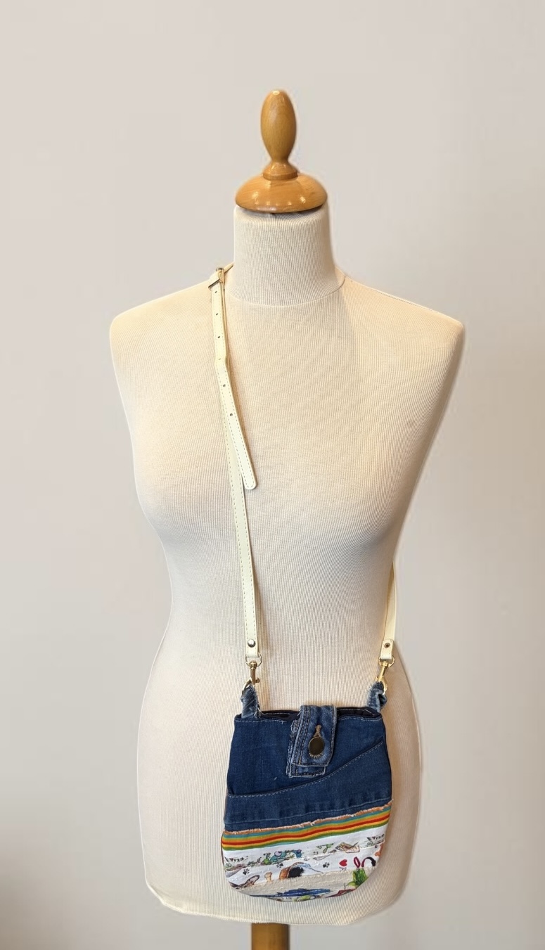 sac pochette bandoulière en jeans upcyclés 10 — visuel 2
