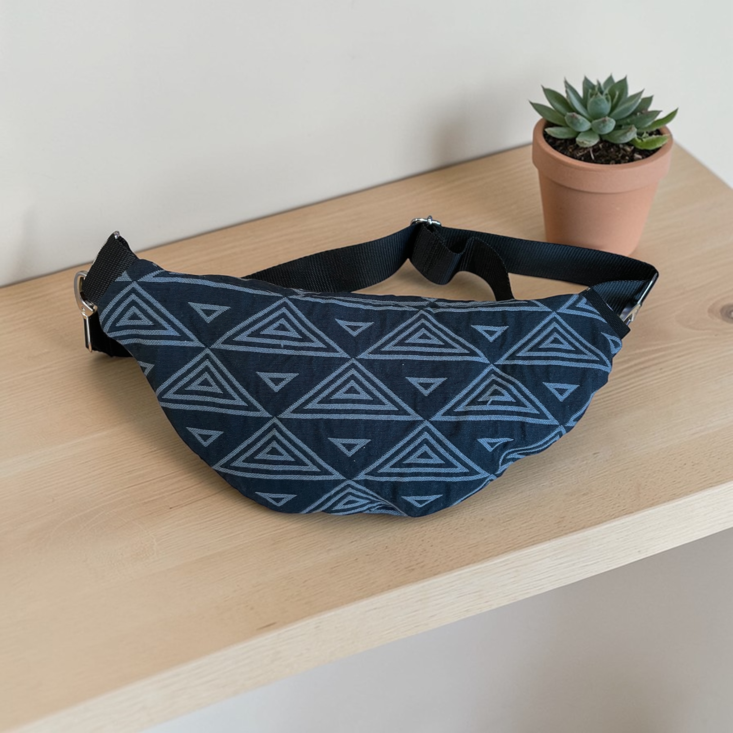 sac banane noir et gris "Non peut-être" — visuel 3