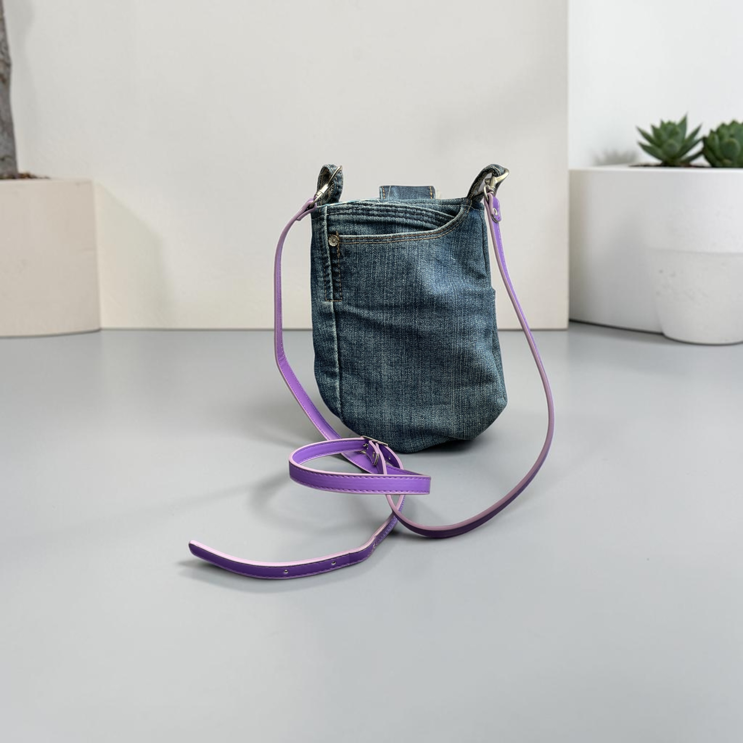 sac pochette bandoulière en jeans upcyclés 27 — visuel 2