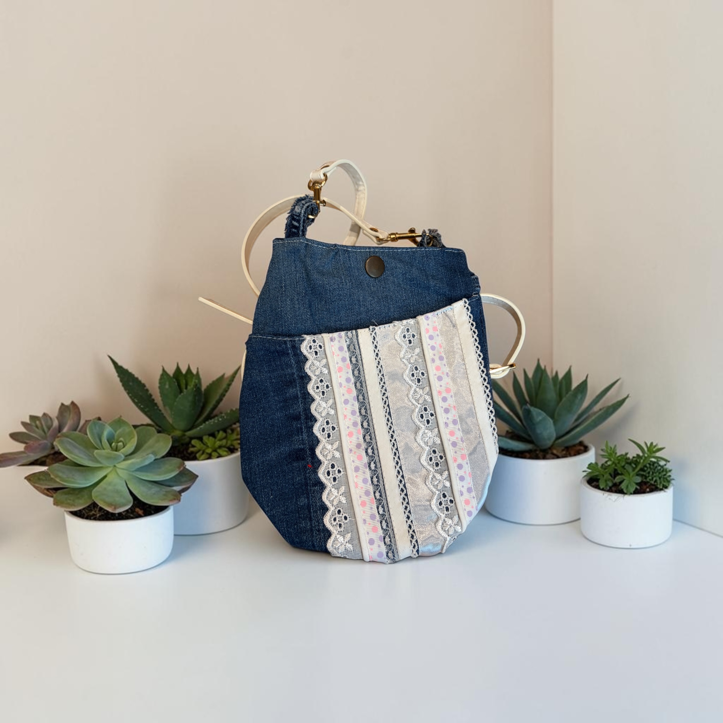 sac pochette bandoulière en jeans upcyclés 11 — visuel 1
