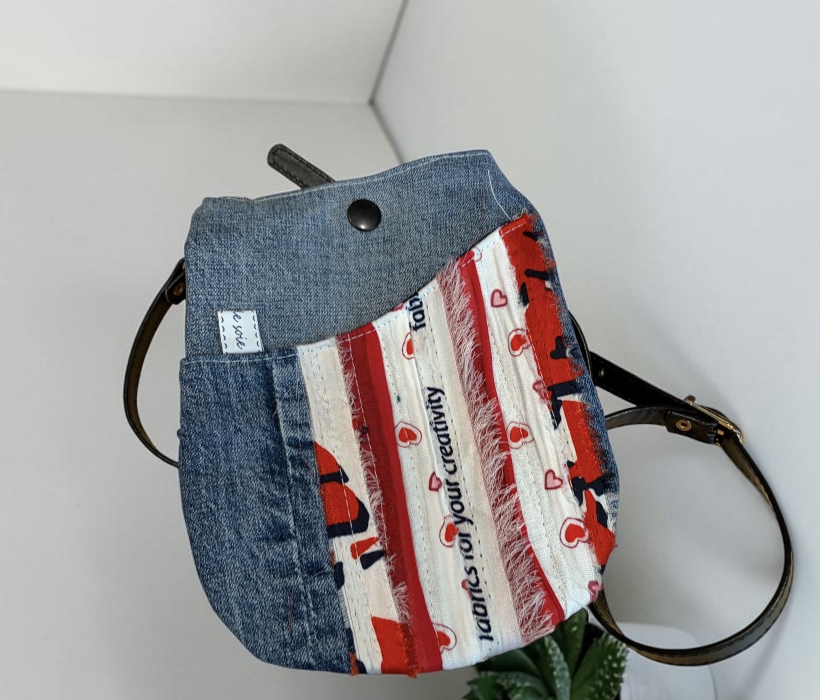 sac pochette bandoulière en jeans upcyclés 7 — visuel 1