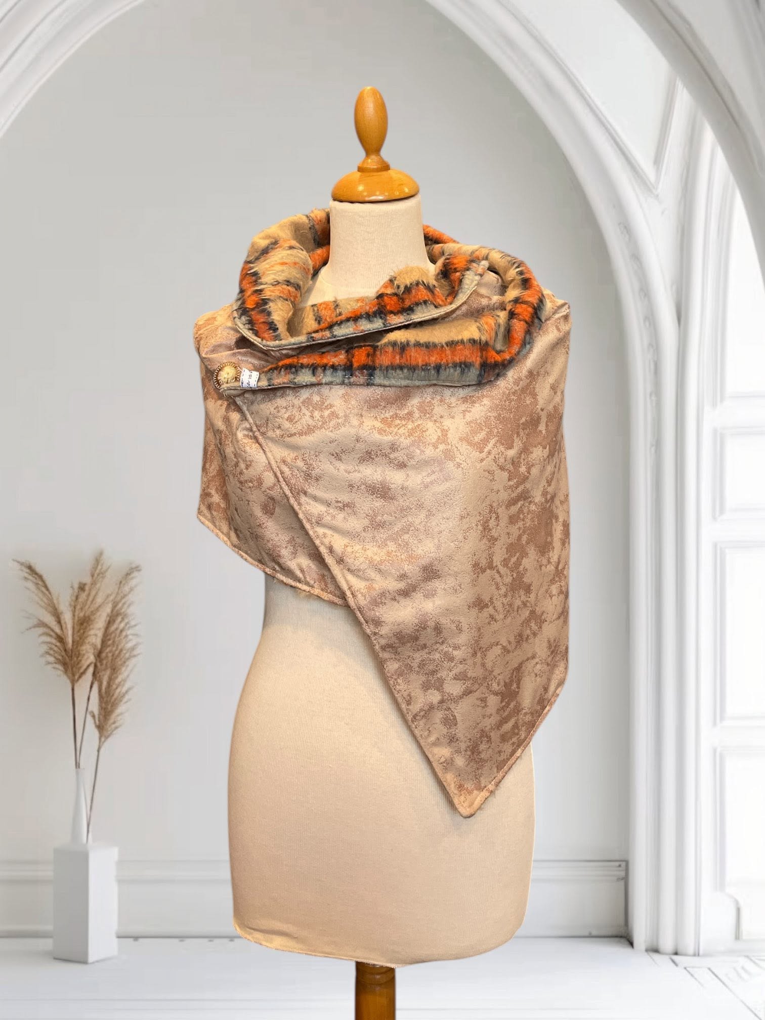 écharpe, châle oversize, en suédine et tartan — visuel 1