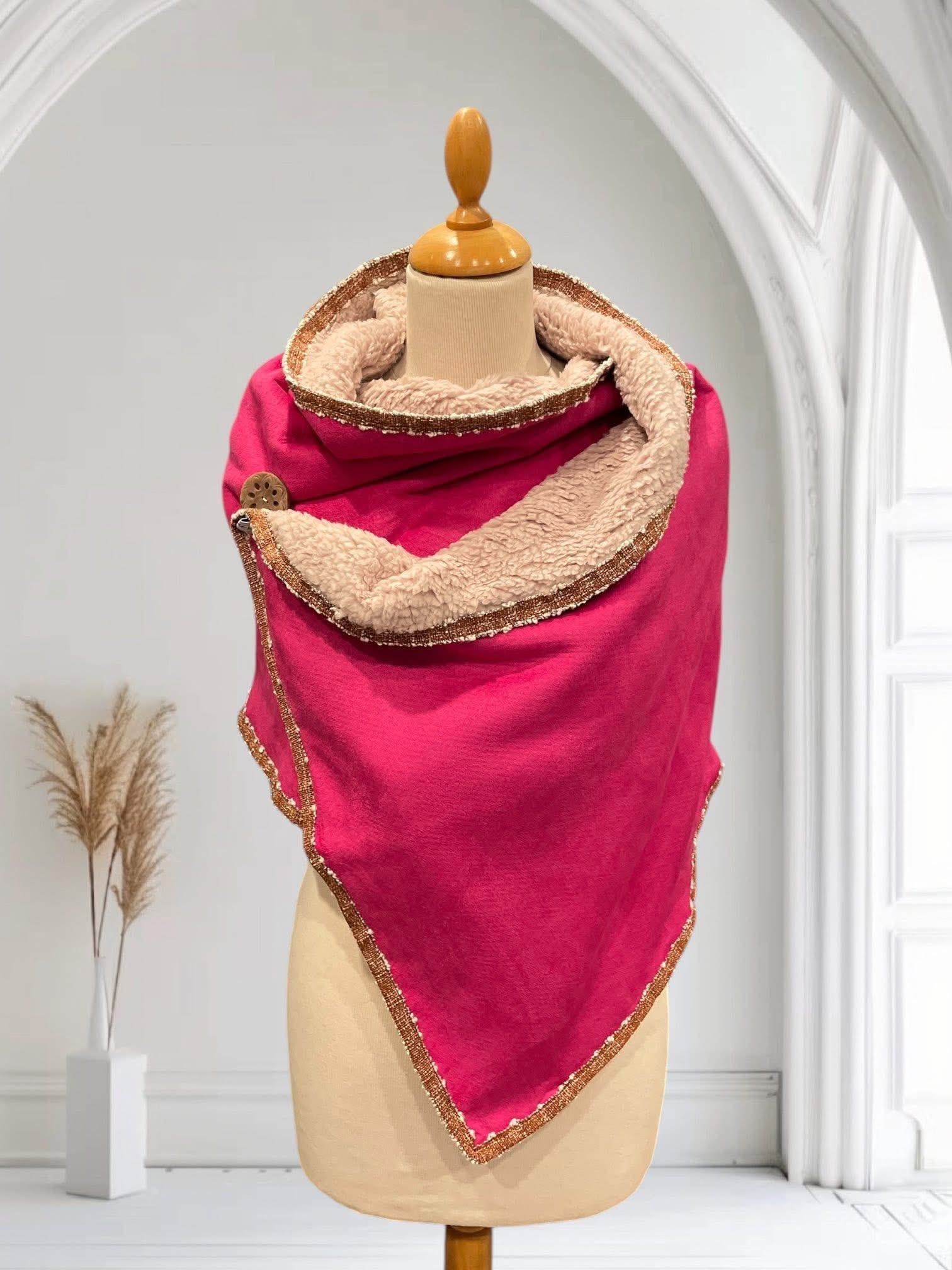 écharpe, châle oversize, suédine rose fuchsia — visuel 1