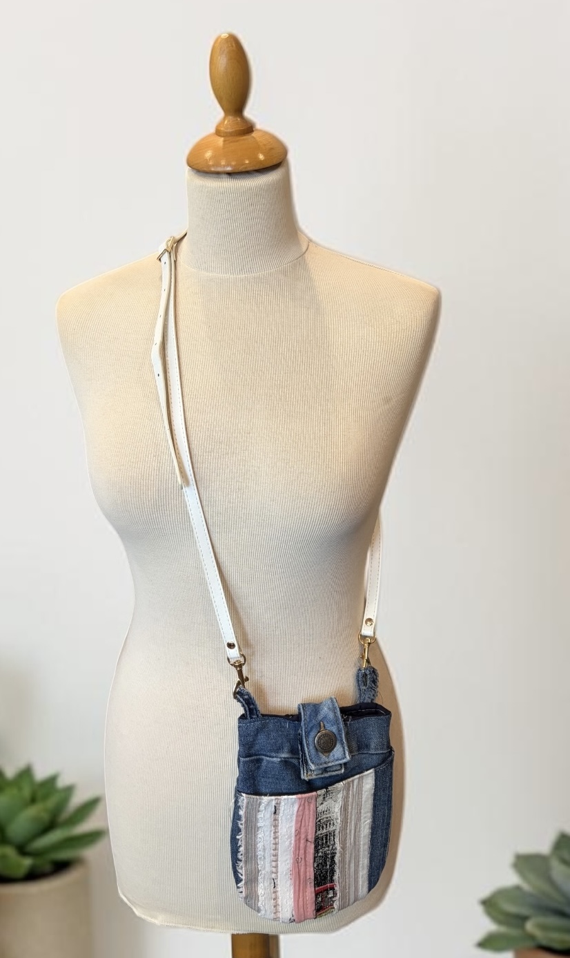 sac pochette bandoulière en jeans upcyclés 3 — visuel 2