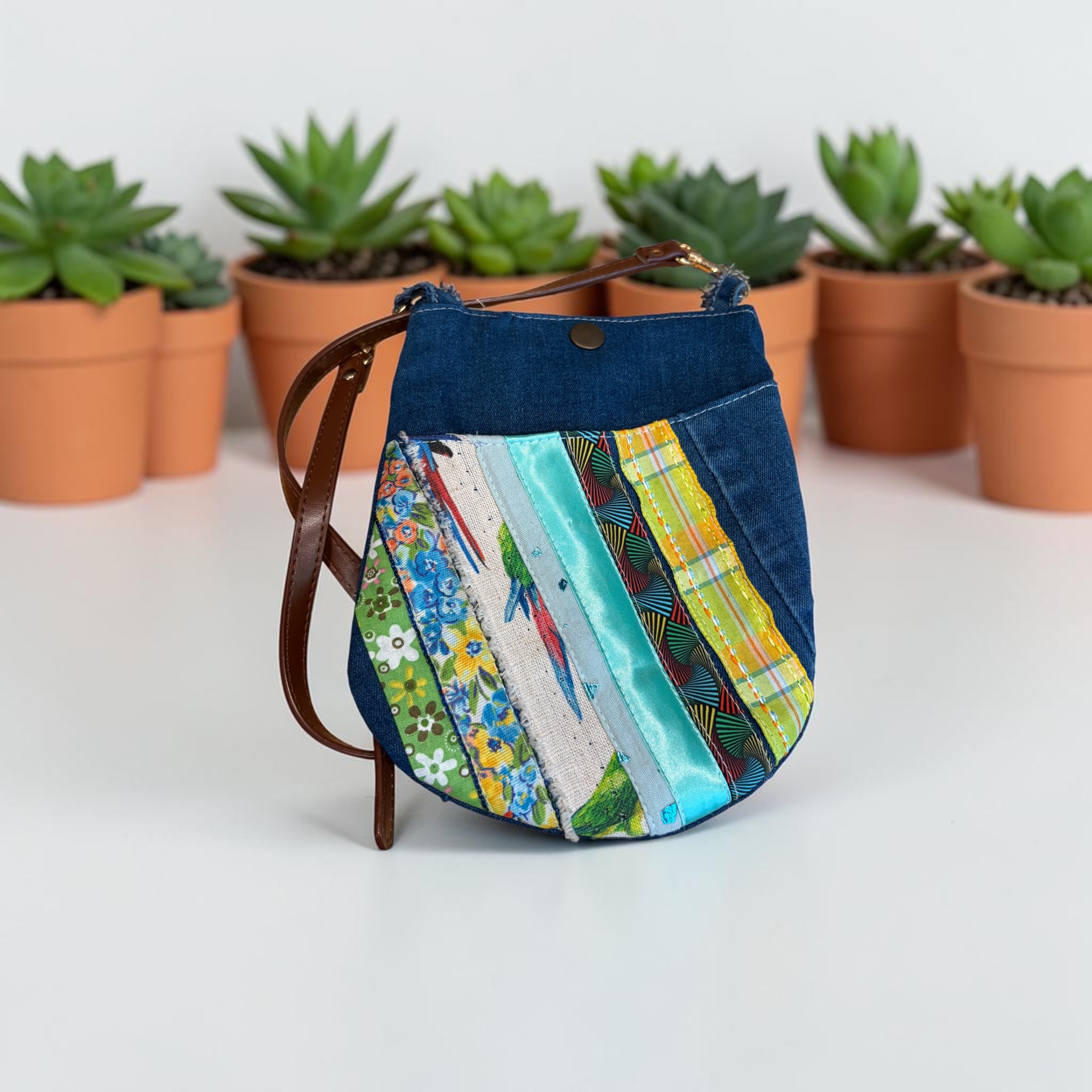 sac pochette bandoulière en jeans upcyclés 15 — visuel 1