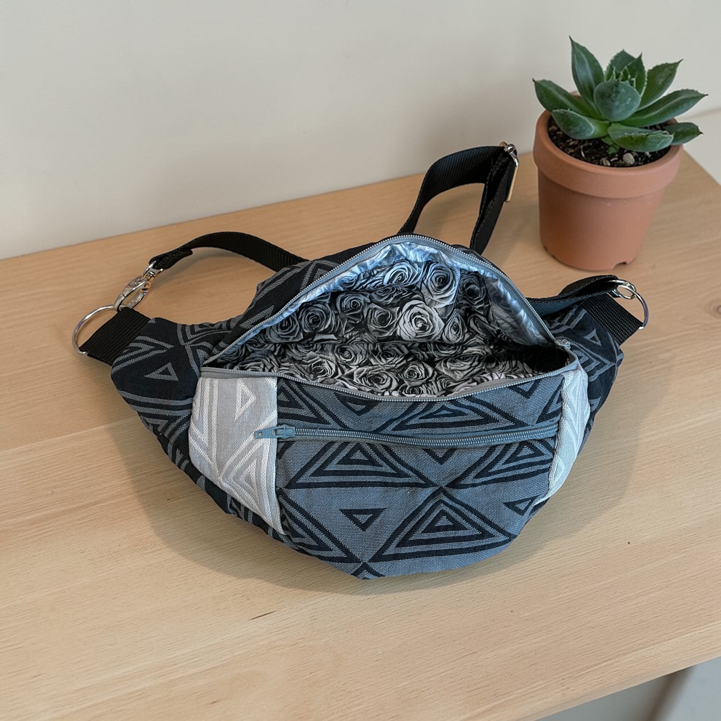 sac bannane noir et gris — visuel 4