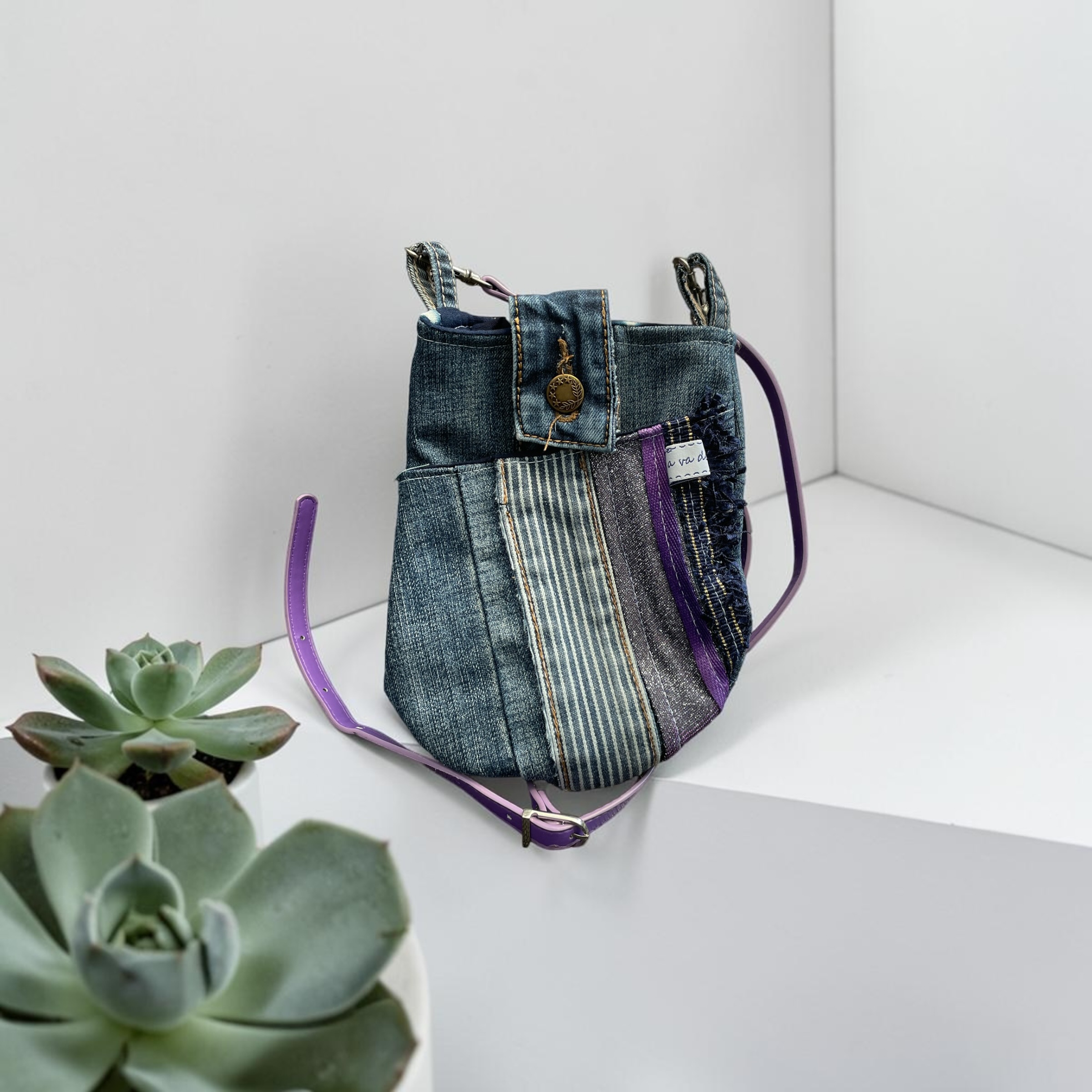 sac pochette bandoulière en jeans upcyclés 27 — visuel 1