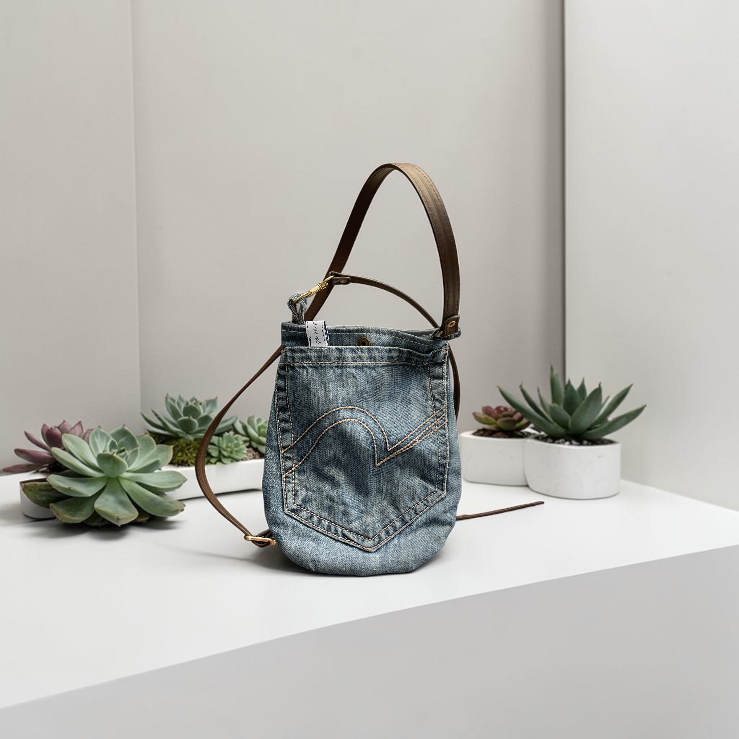 sac pochette bandoulière en jeans upcyclés 25 — visuel 2
