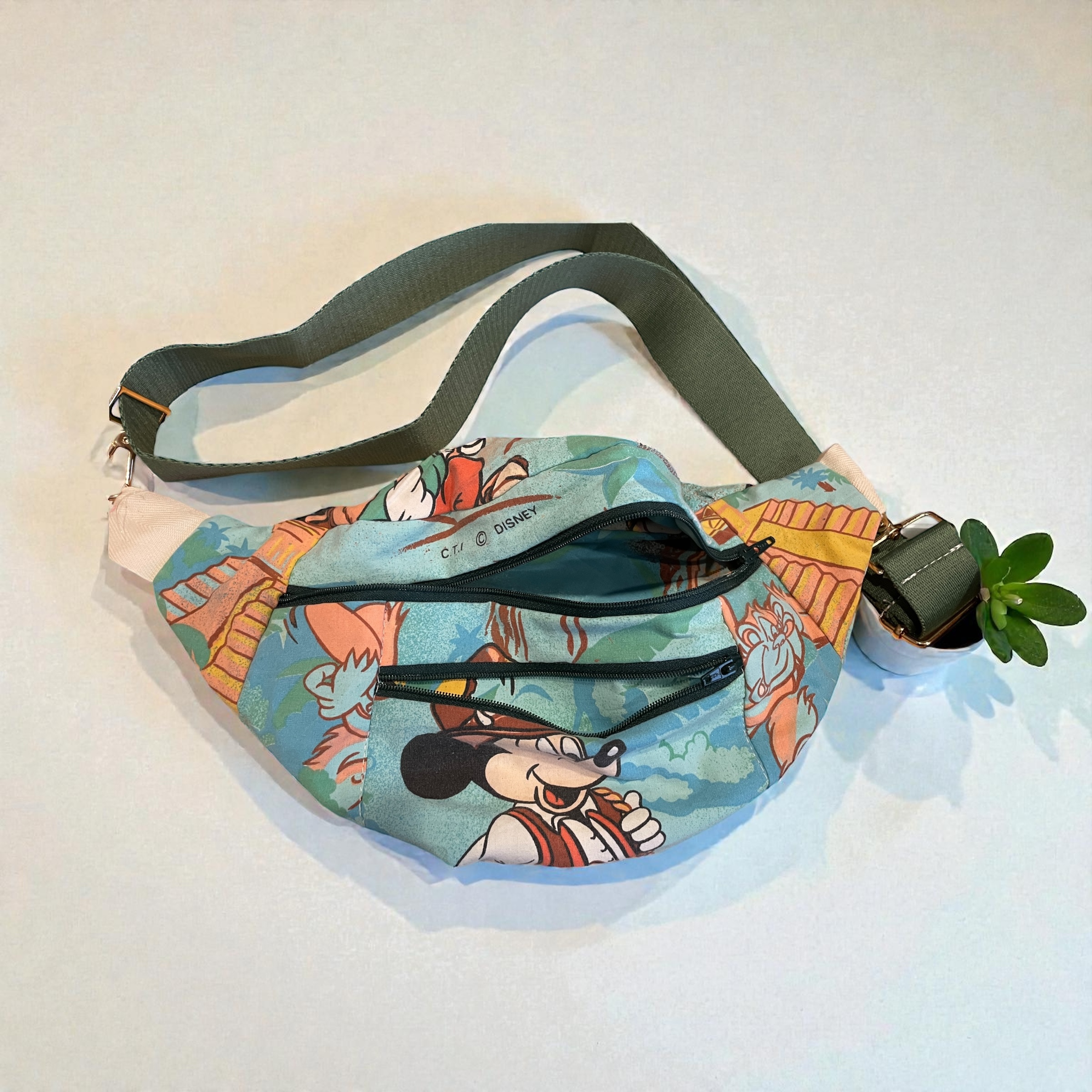sac banane Mickey aventurier — visuel 3