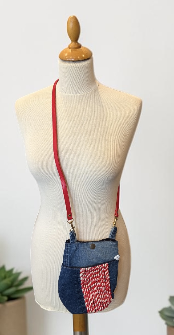 sac pochette bandoulière en jeans upcyclés 4 — visuel 2