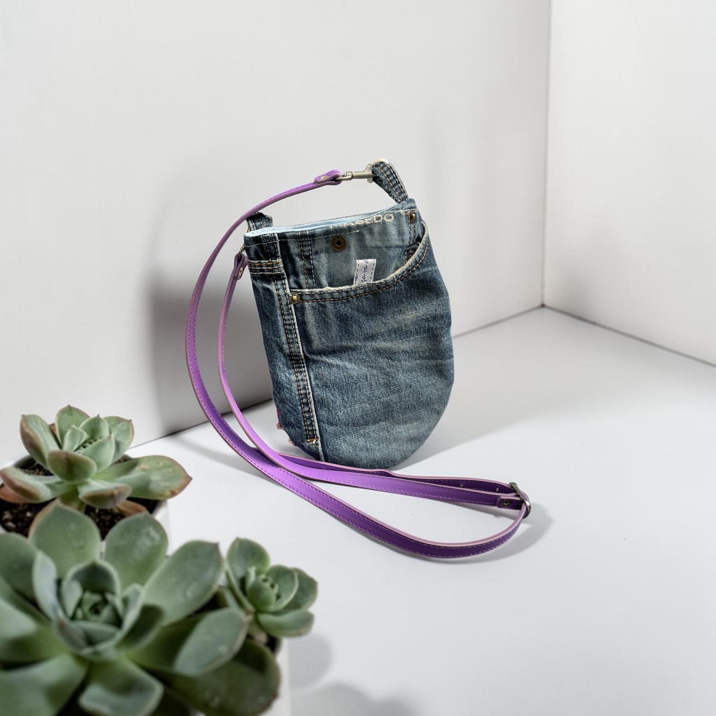 sac pochette bandoulière en jeans upcyclés 17 — visuel 2