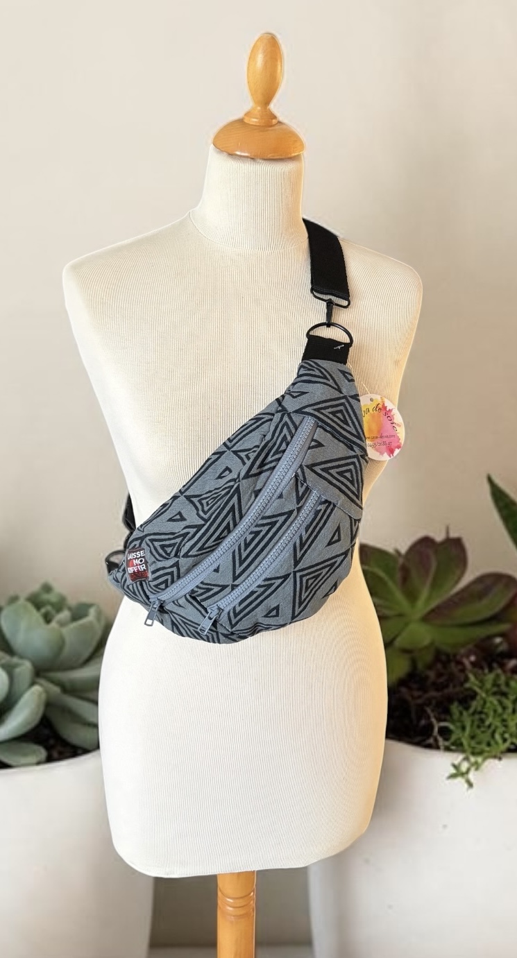 sac banane upcyclé noir et gris — visuel 1