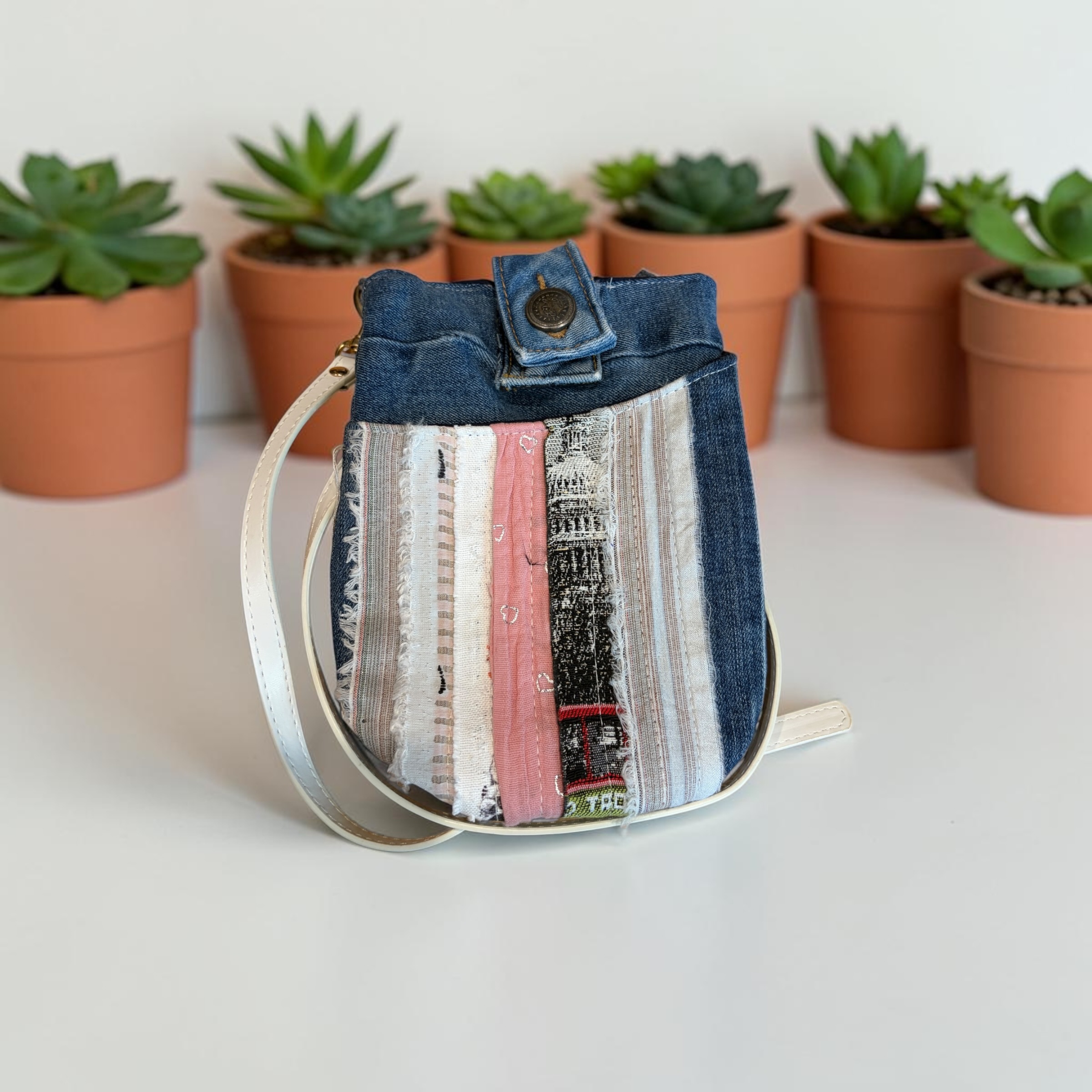 sac pochette bandoulière en jeans upcyclés 3 — visuel 1