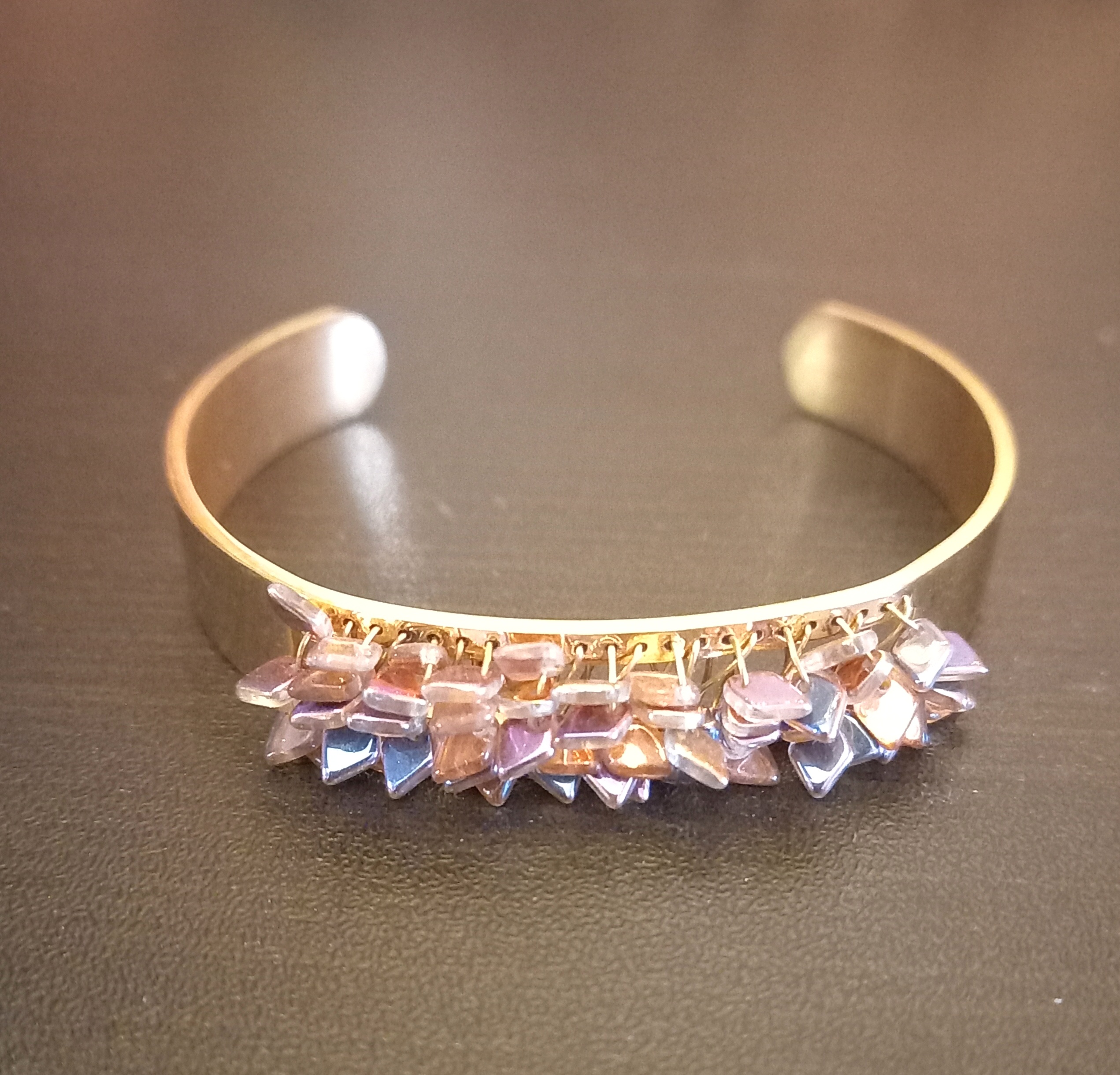 Bracelet perlé en acier doré — visuel 2