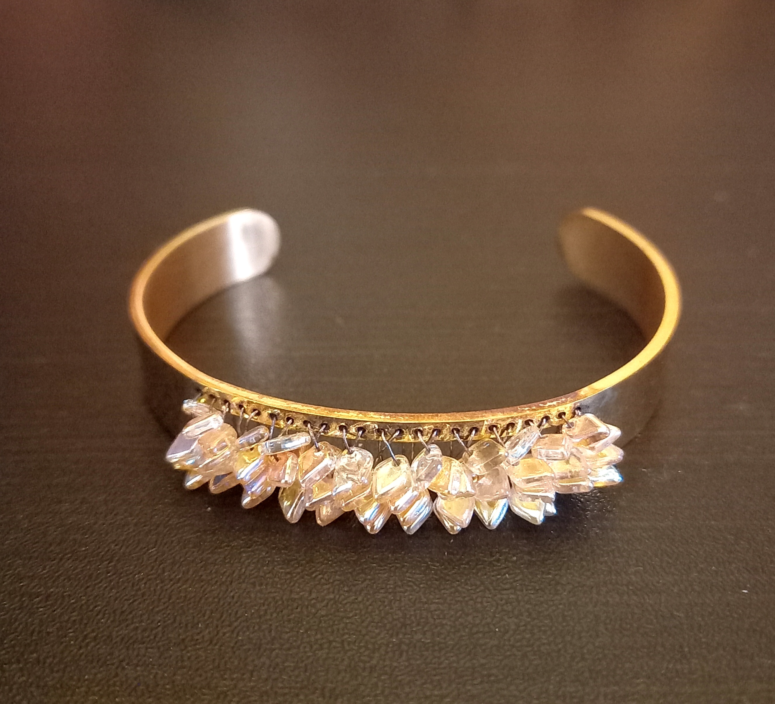 Bracelet perlé en acier doré — visuel 1