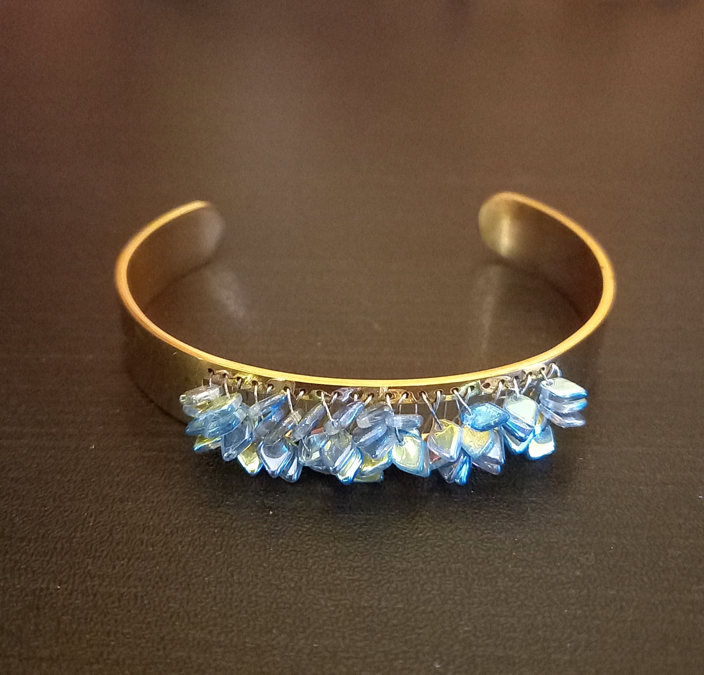 Bracelet perlé en acier doré — visuel 3