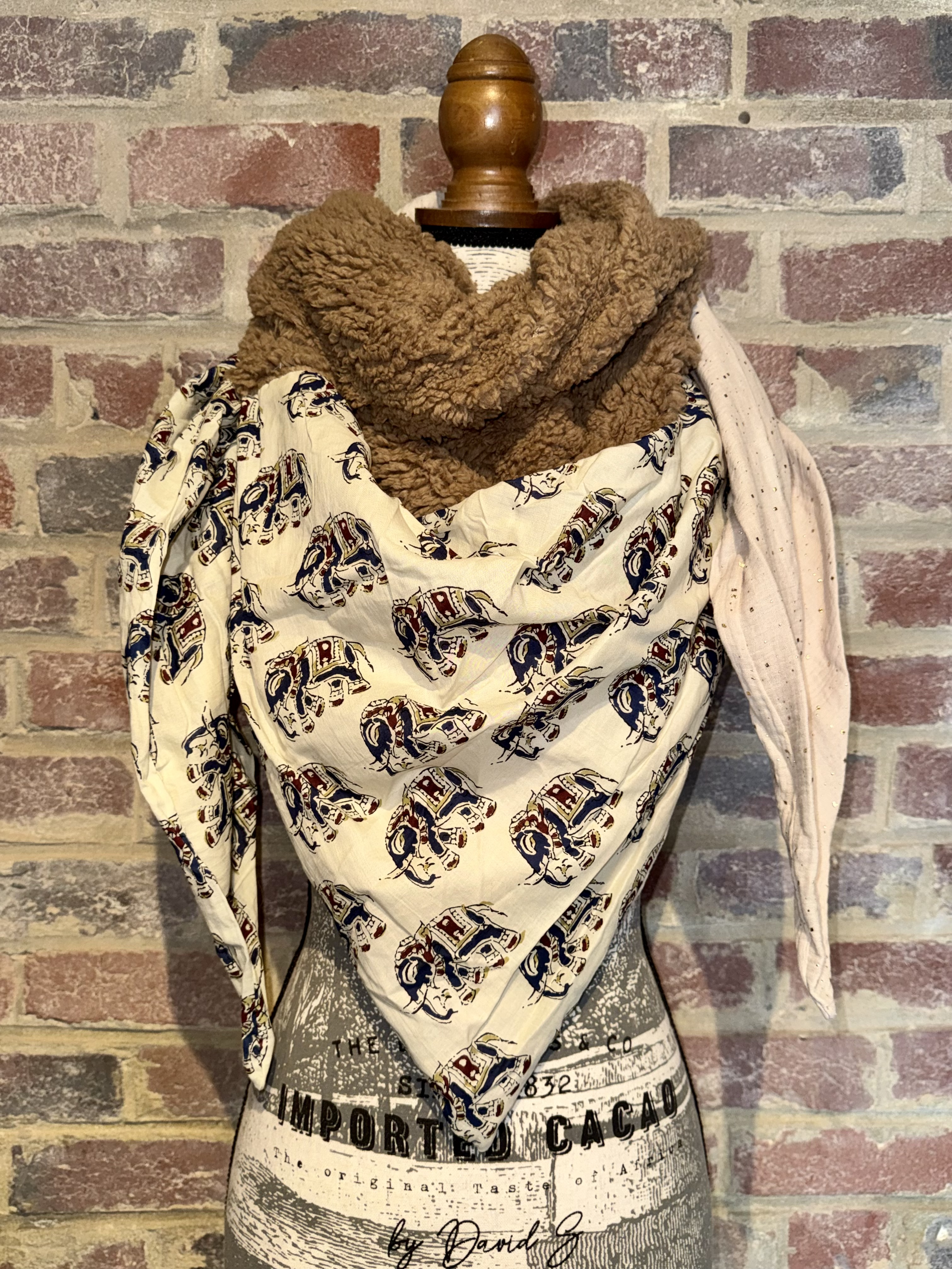 Grand foulard triangle — visuel 1