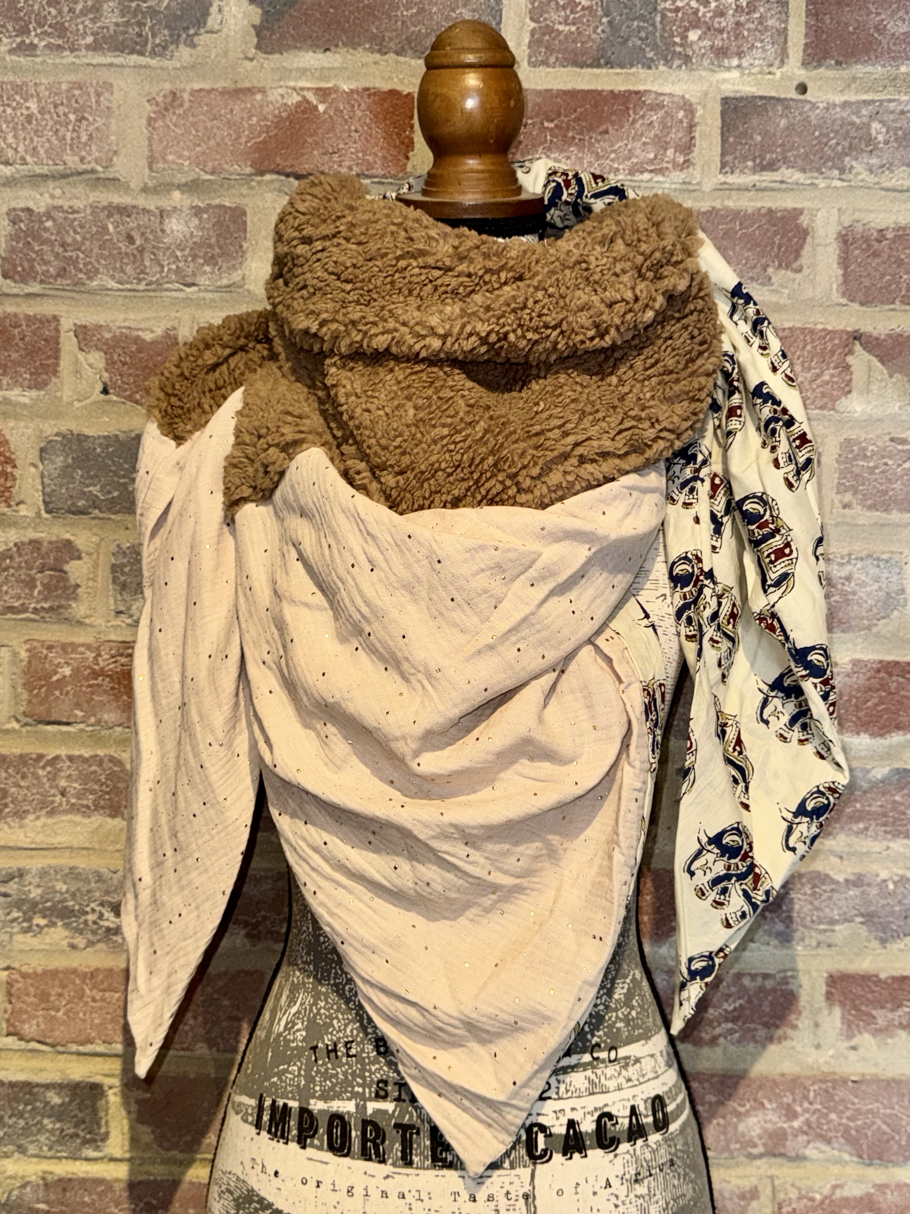 Grand foulard triangle — visuel 3
