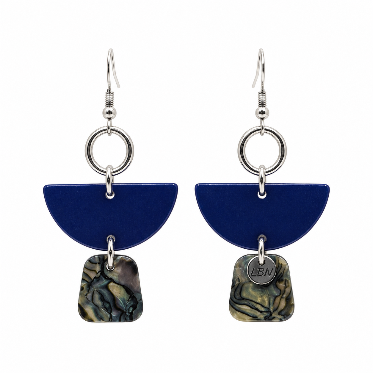 Boucles d'oreilles symétriques – Demi-lunes bleu foncé et pendentifs marbrés — visuel 1