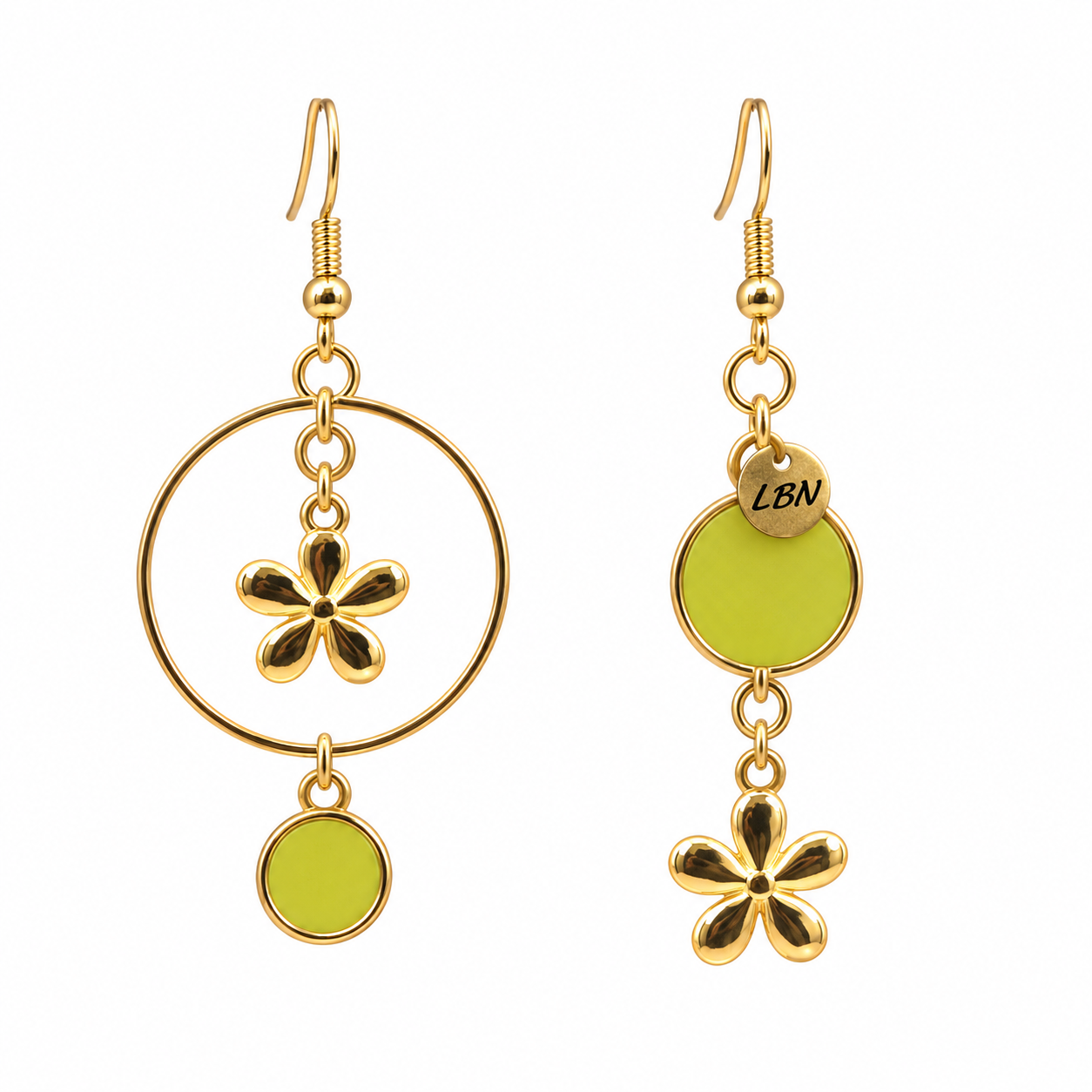 Boucles d'oreilles asymétriques – Fleurs dorées et touches Jaune — visuel 1