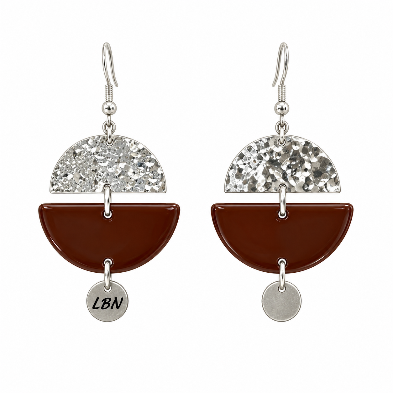 Boucles d'oreilles symétriques – Demi-lunes argentées texturées et brun foncé brillant — visuel 1