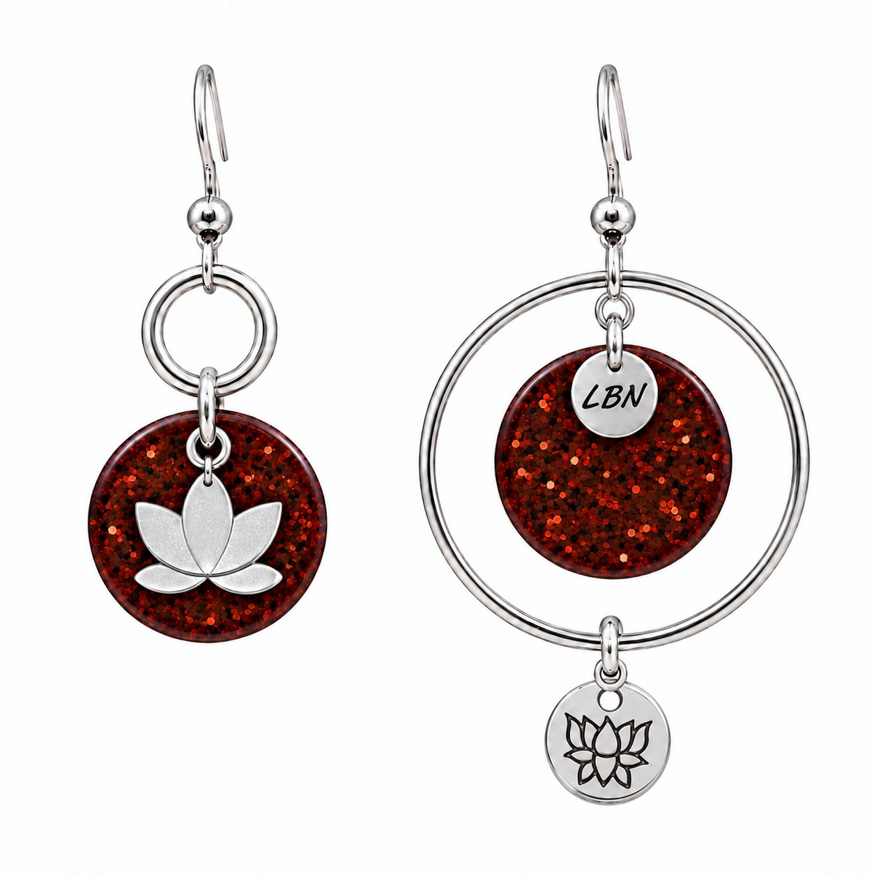 Boucles d'oreilles asymétriques – Disques bruns pailletés et fleur de lotus argentée — visuel 1