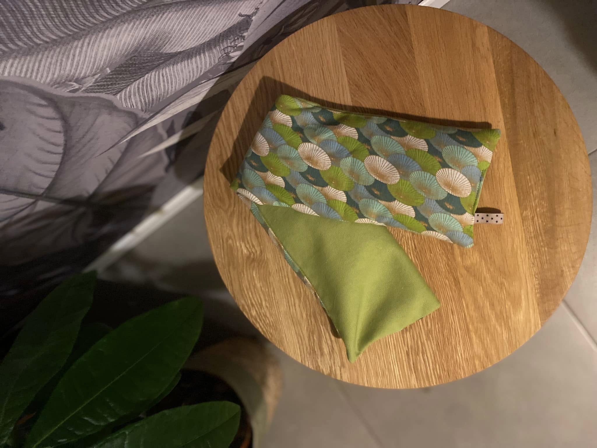 Bouillotte sèche cervicales aux graines de lin bio – Éventails — visuel 1