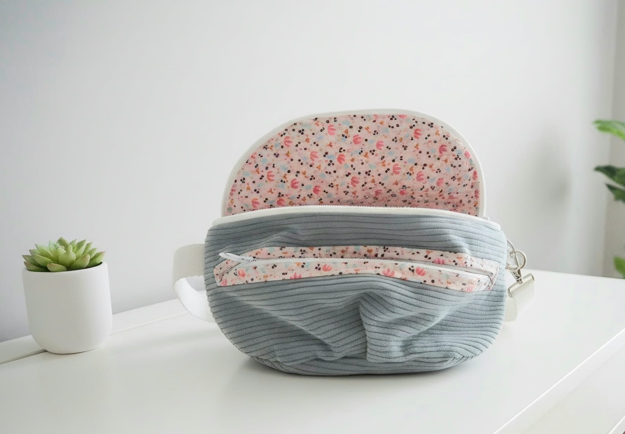 Sac banane vert d'eau & rose — visuel 2
