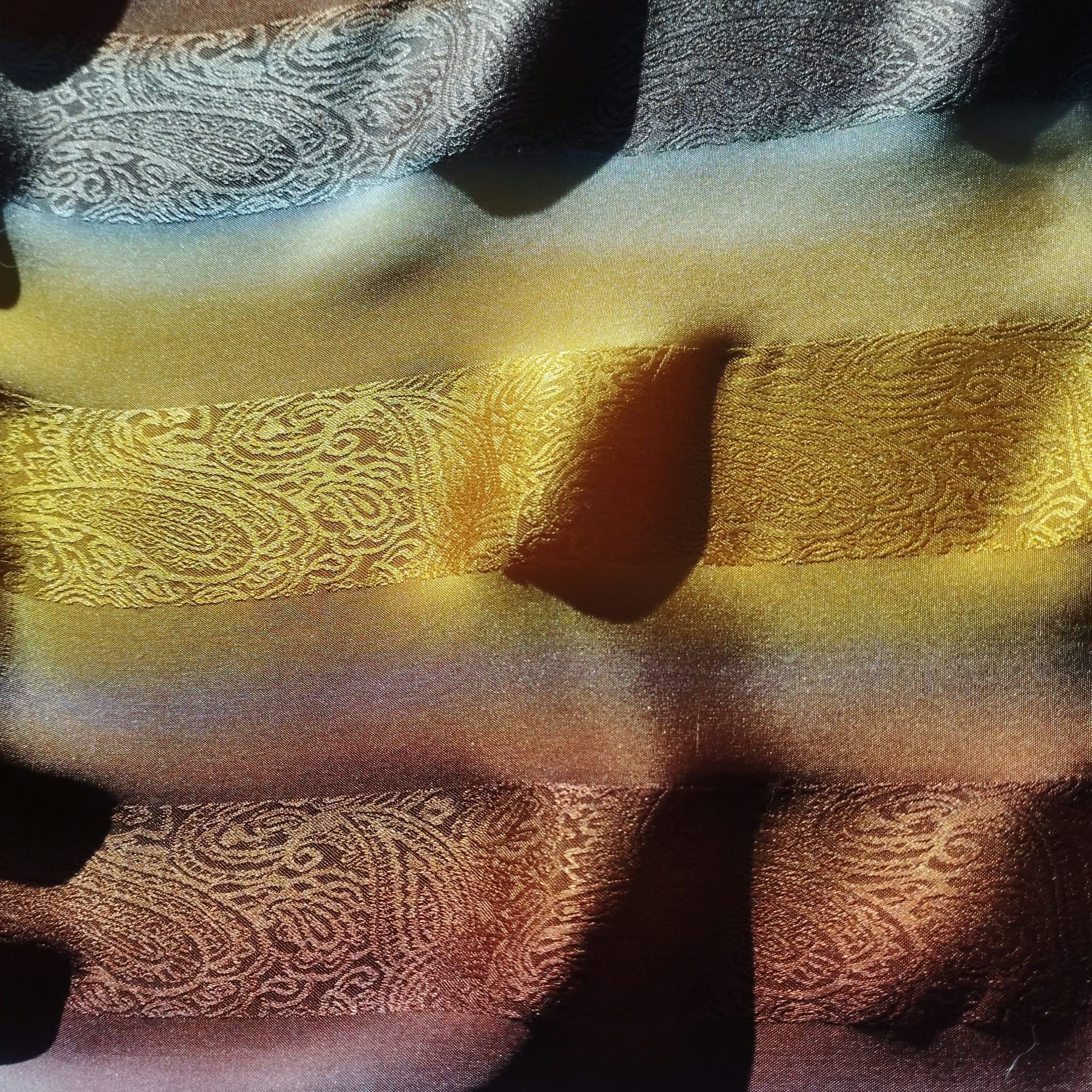 Echarpe, foulard peint sur soie — visuel 1