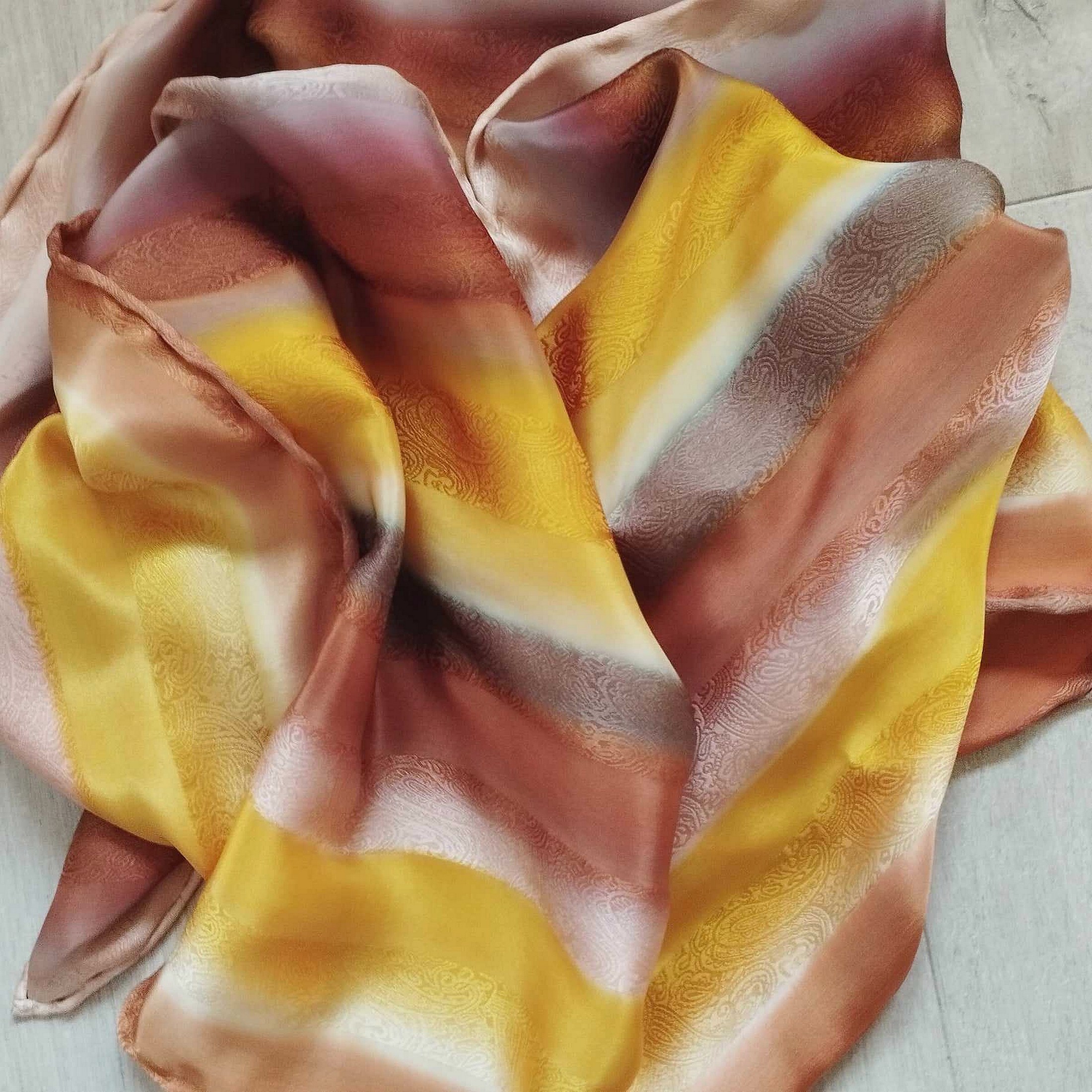 Echarpe, foulard peitn sur soie — visuel 1