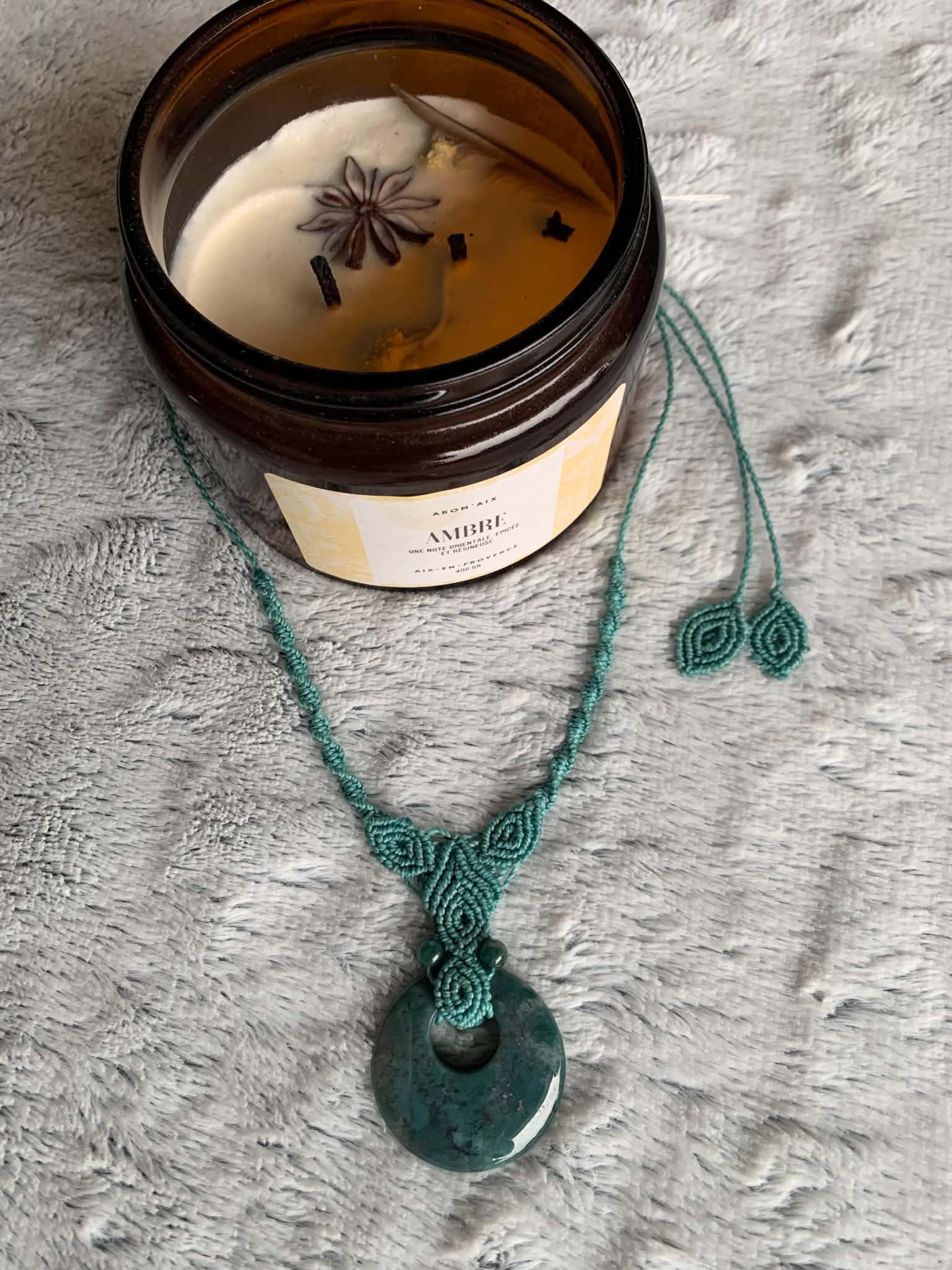 Collier ajustable micro-macramé avec pierre d' agate bleu vert — visuel 1