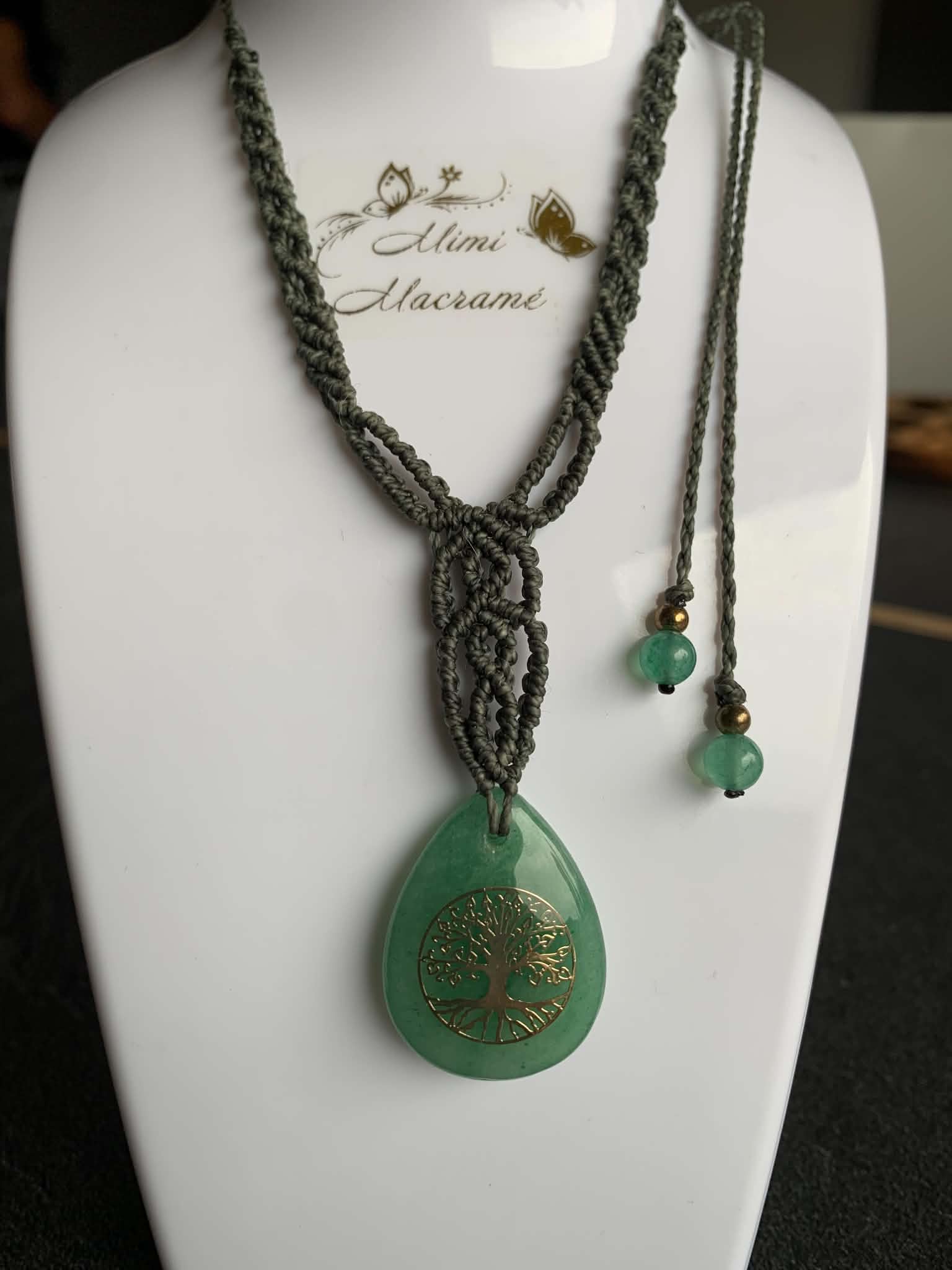 Collier ajustable en micromacramé et pierre d'aventurine orné d'un arbre de vie — visuel 1