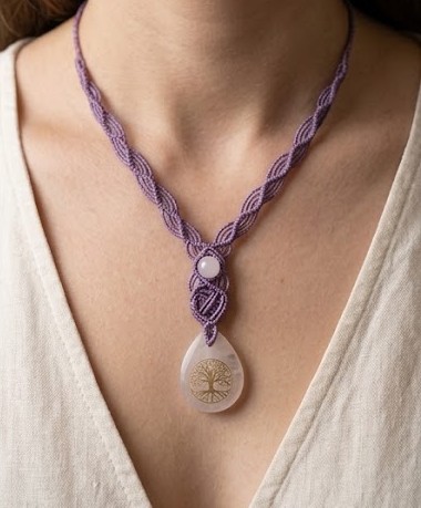 Collier artisanal Arbre de Vie en cristal de roche 🤍 — visuel 1