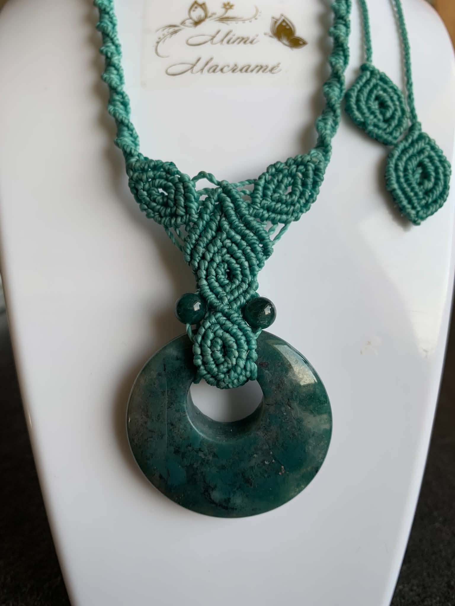 Collier ajustable micro-macramé avec pierre d' agate bleu vert — visuel 1