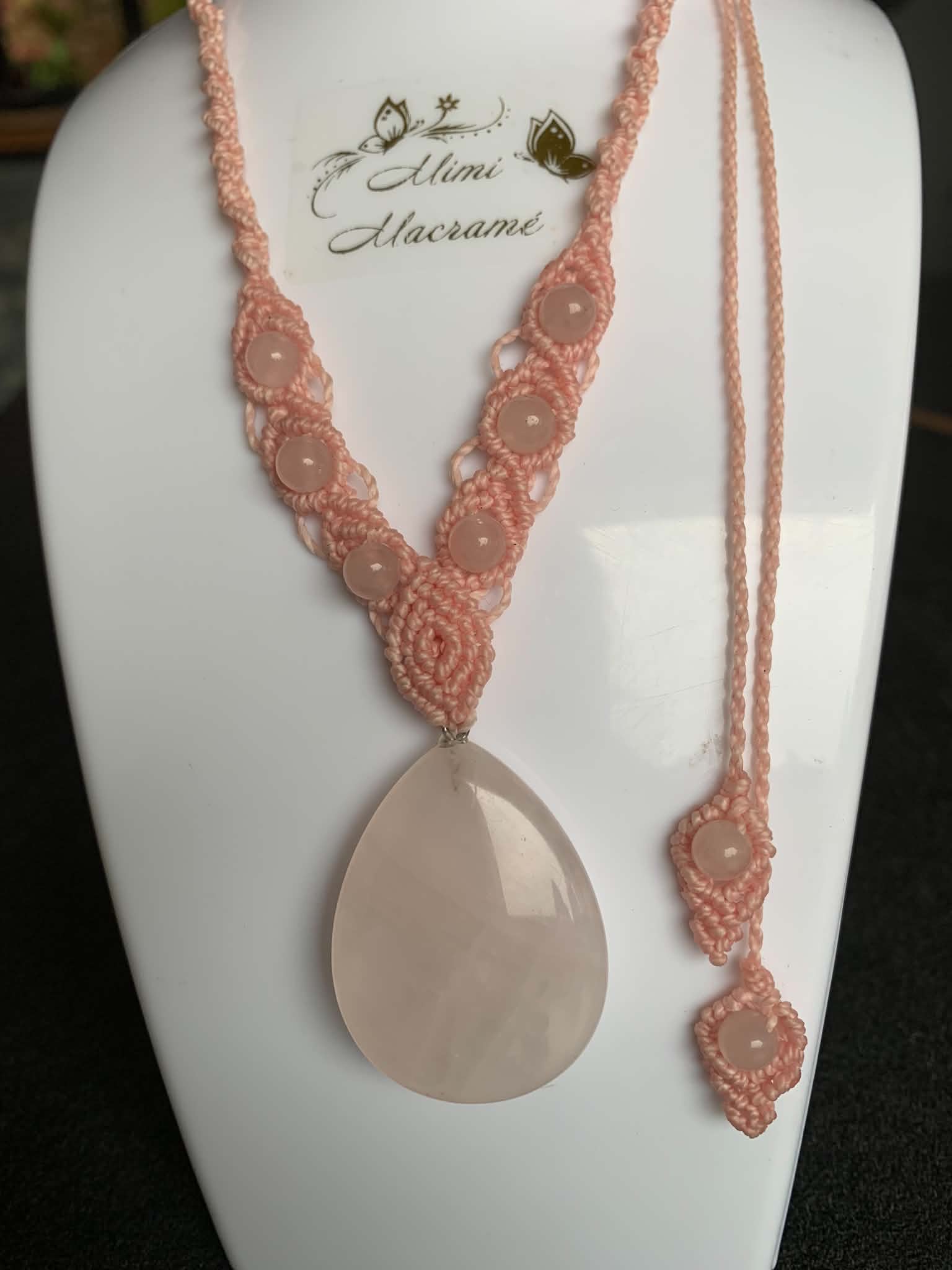 Collier tissé rose pale , pierre quartz rose — visuel 1