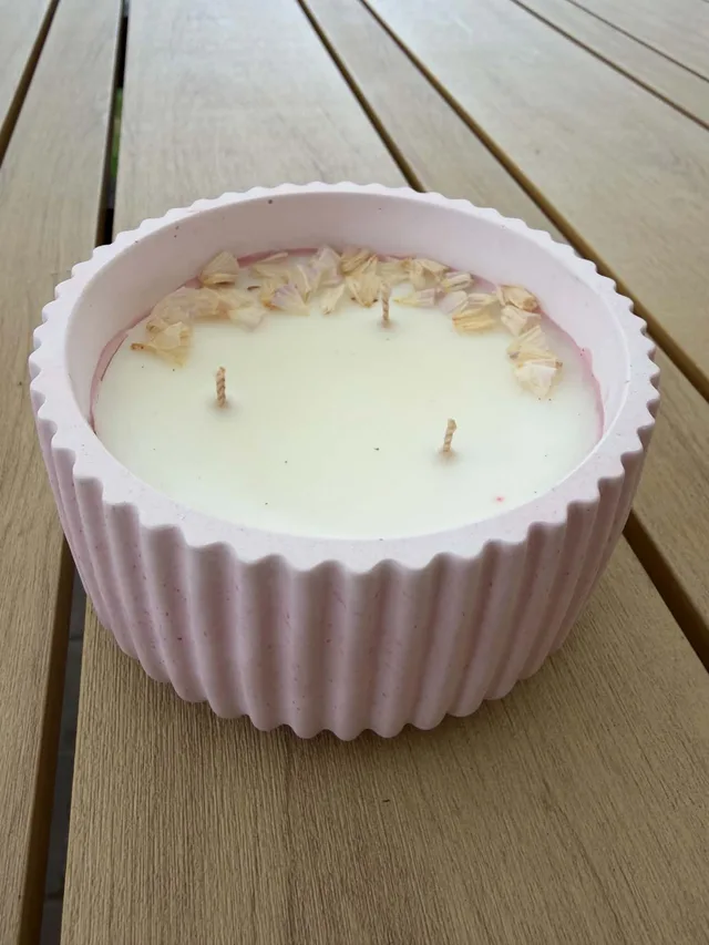 Bougie Stria « Poudre de riz » — vue 1